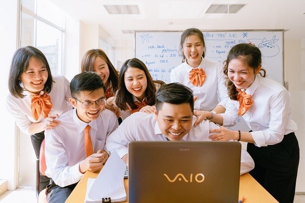 Đồng phục ngân hàng VIB