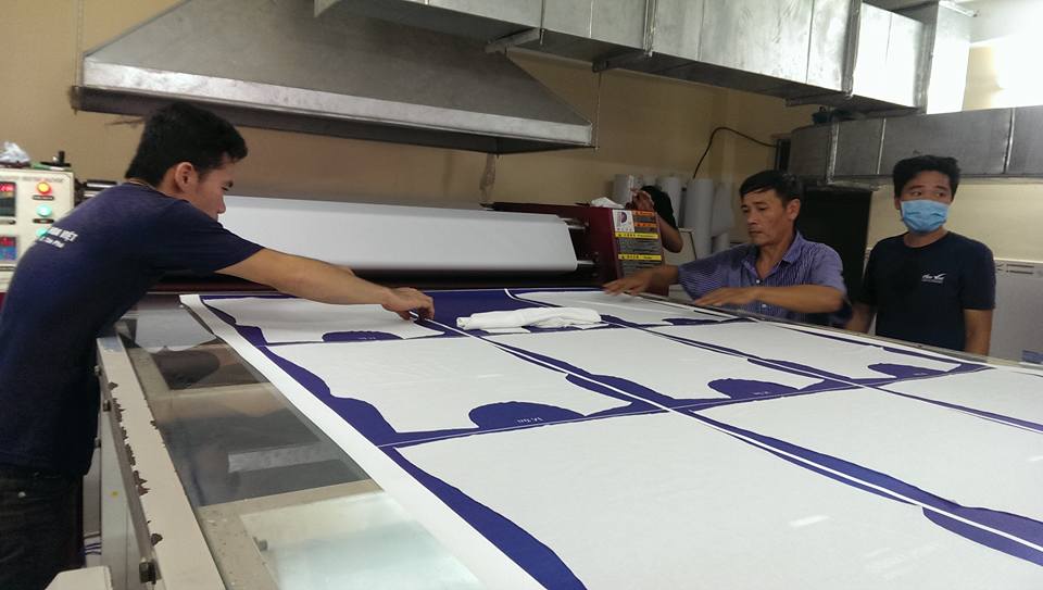 In chuyển nhiệt lên áo thun