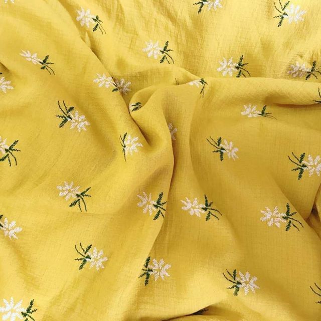 Vải đũi thêu hoa