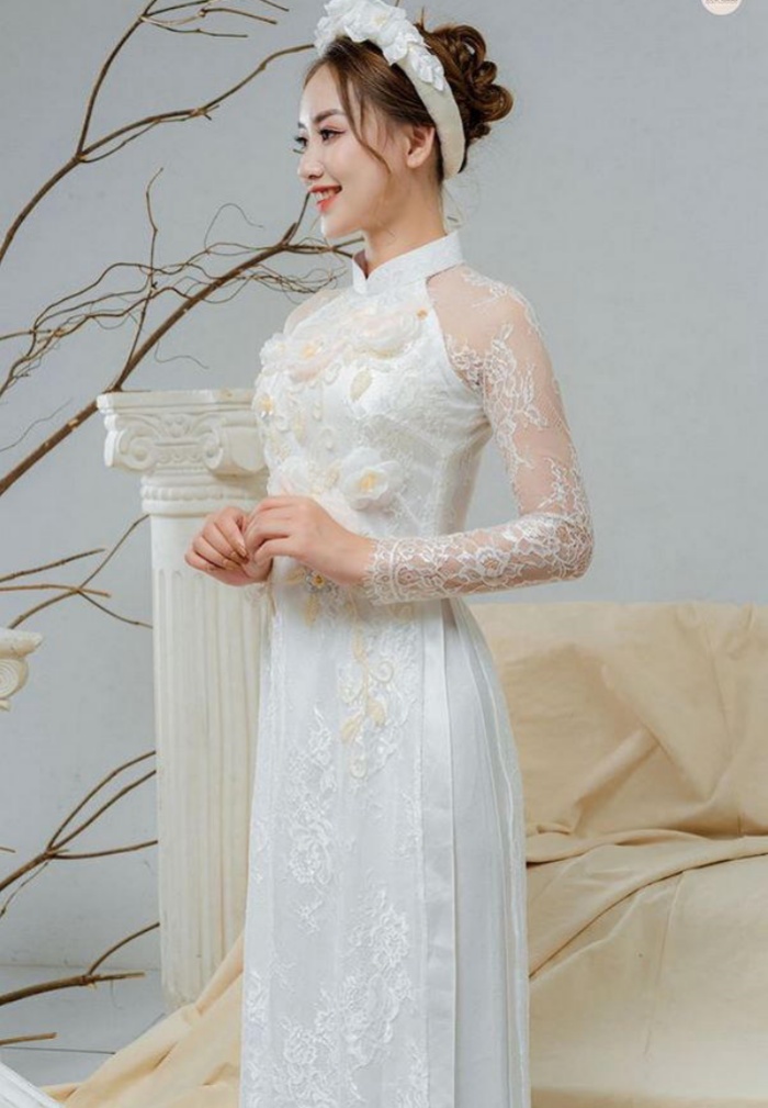 Những năm gần đây, xu hướng may áo dài đồng phục bằng vải ren ngày càng được yêu thích.