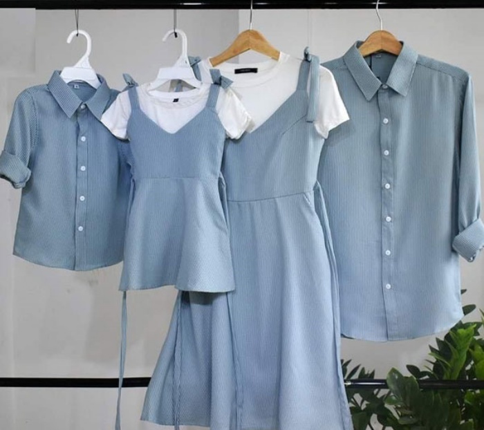 May áo gia đình có cổ vuông cho các thành viên nữ