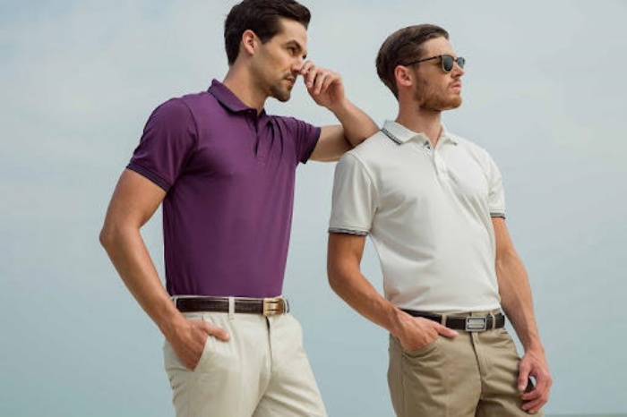Áo polo với quần tây là một sự kết hợp đem đến sự lịch sự nghiêm túc
