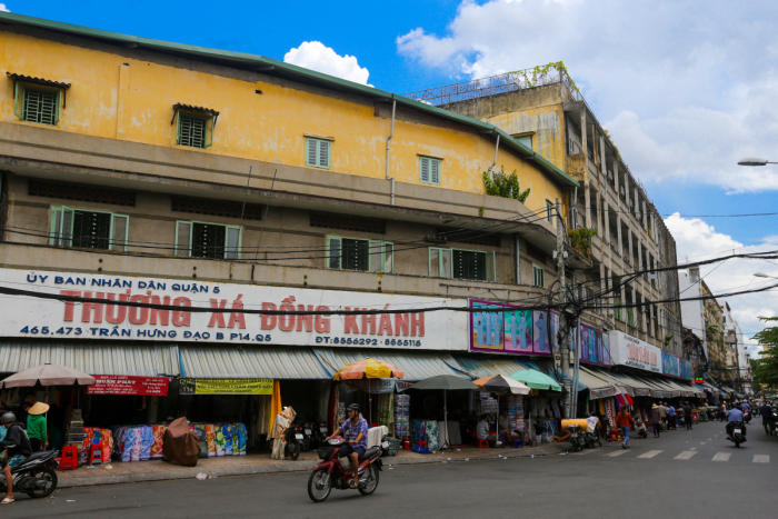 Chợ vải thành phố Hồ Chí Minh Soái Kình Lâm được xây dựng năm 1989