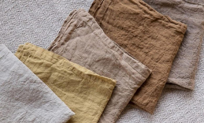 Vải thô có đặc tính là nhăn, do nó không có thành phần sợi Polyester công nghiệp