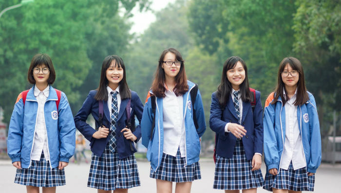 Xu hướng dùng vải caro chéo để may đồng phục cho học sinh, sinh viên nở rộ. 