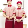 mẫu đồng phục áo sơ mi đỏ tươi phối đô