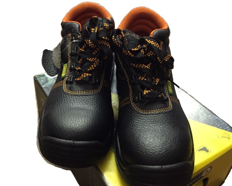 Giày bảo hộ lao động