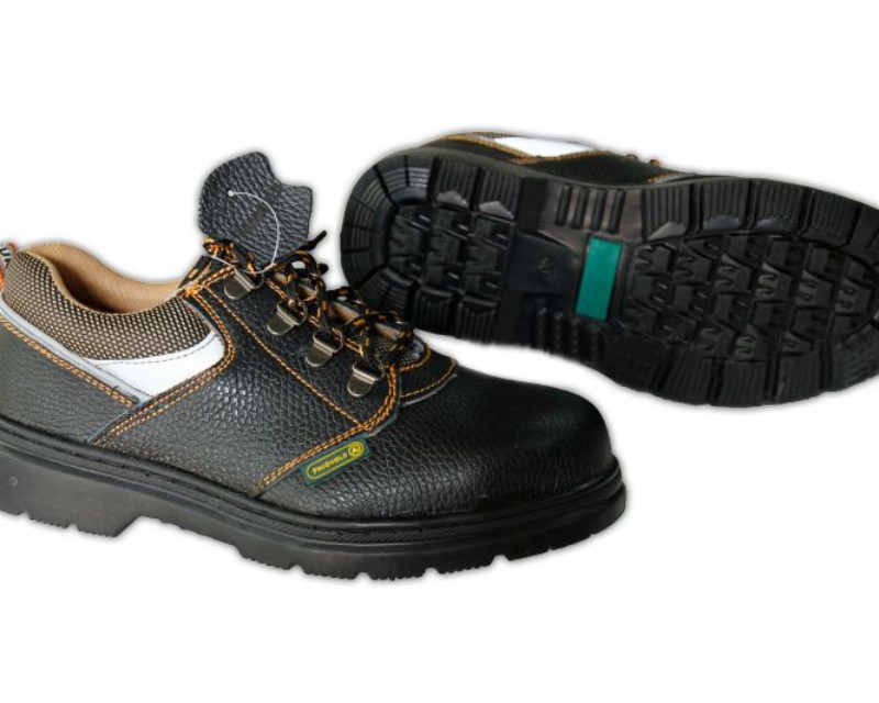 Giày bảo hộ lao động