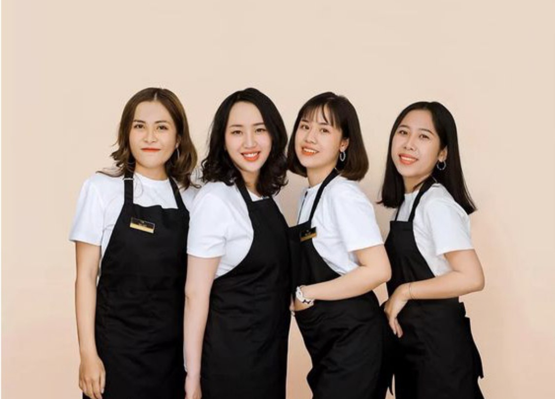Tạp dề cho tiệm nails / tiệm tóc