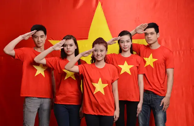 Áo thun cờ đở sao vàng